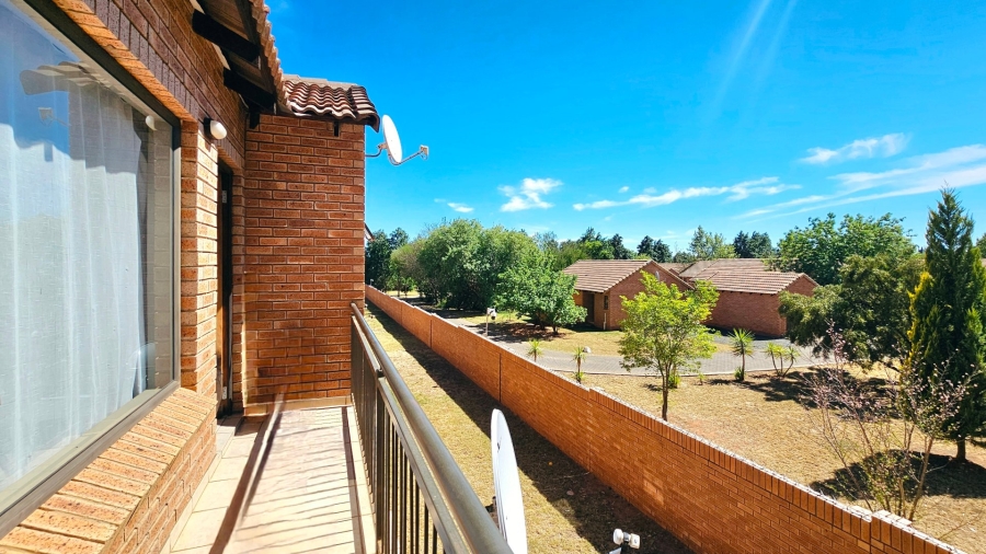 2 Bedroom Property for Sale in Vredenhof Sh Free State